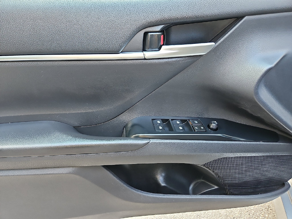 Thumbnail: 2019 Toyota Camry - 22