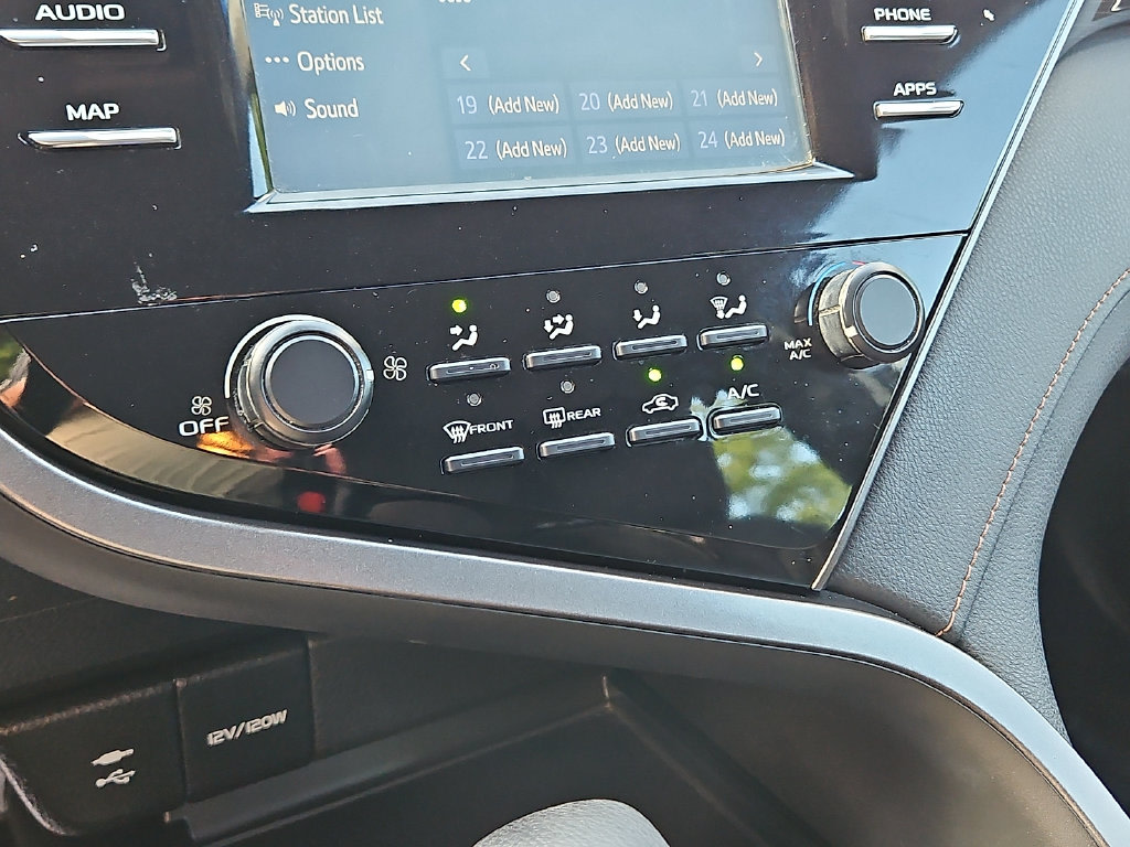Thumbnail: 2019 Toyota Camry - 13