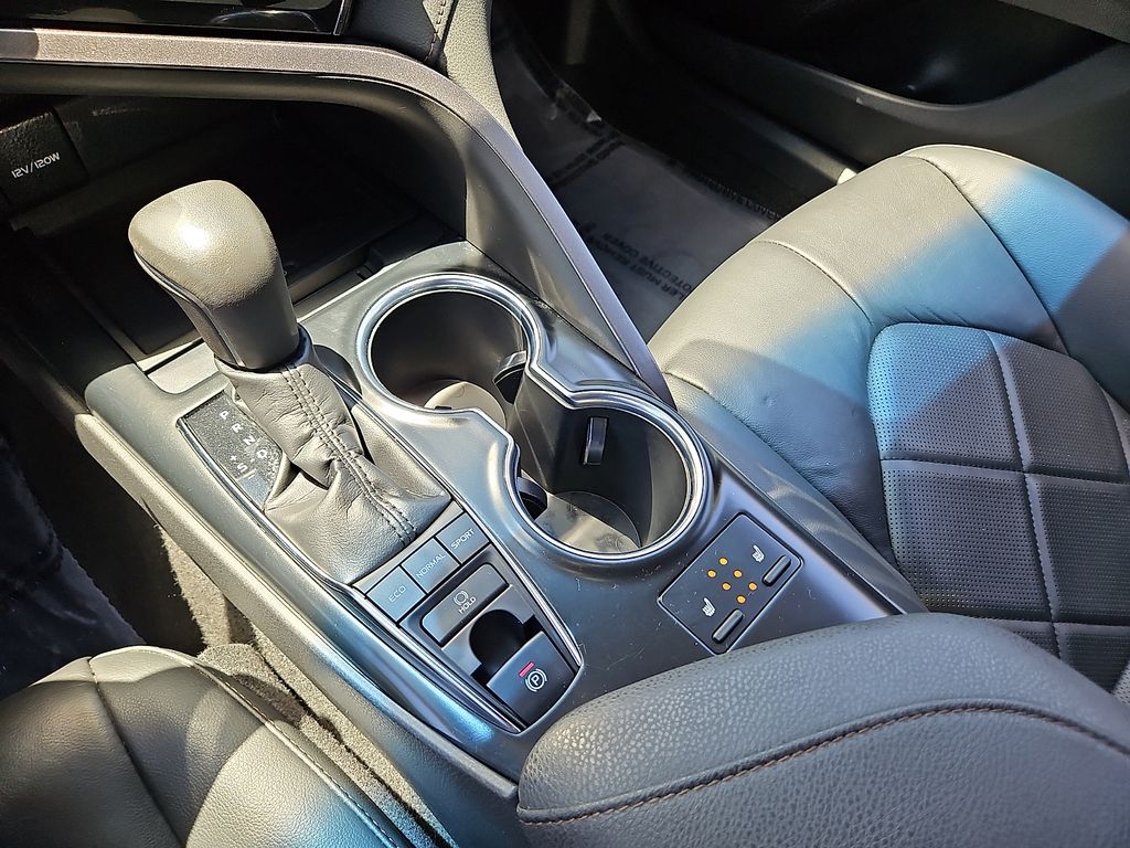 Thumbnail: 2019 Toyota Camry - 14
