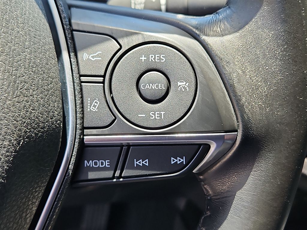 Thumbnail: 2019 Toyota Camry - 24