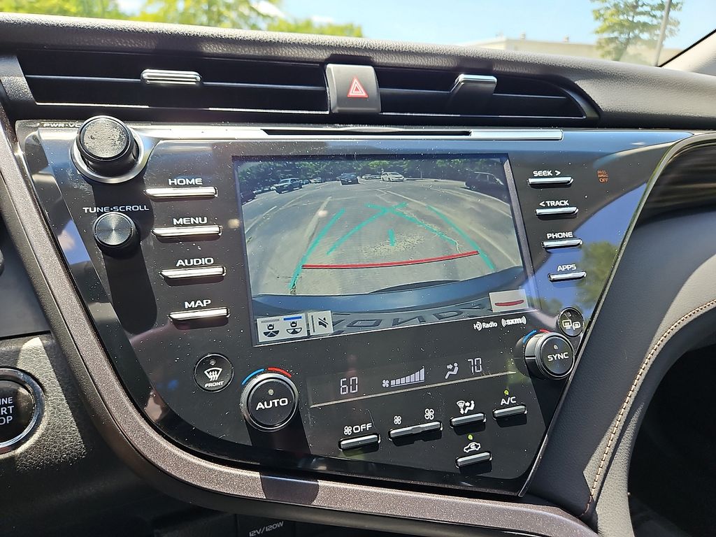 Thumbnail: 2019 Toyota Camry - 22