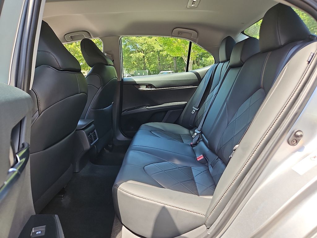 Thumbnail: 2019 Toyota Camry - 12
