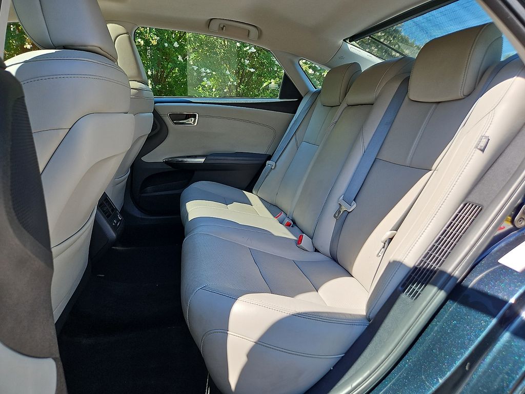 Thumbnail: 2015 Toyota Avalon - 11