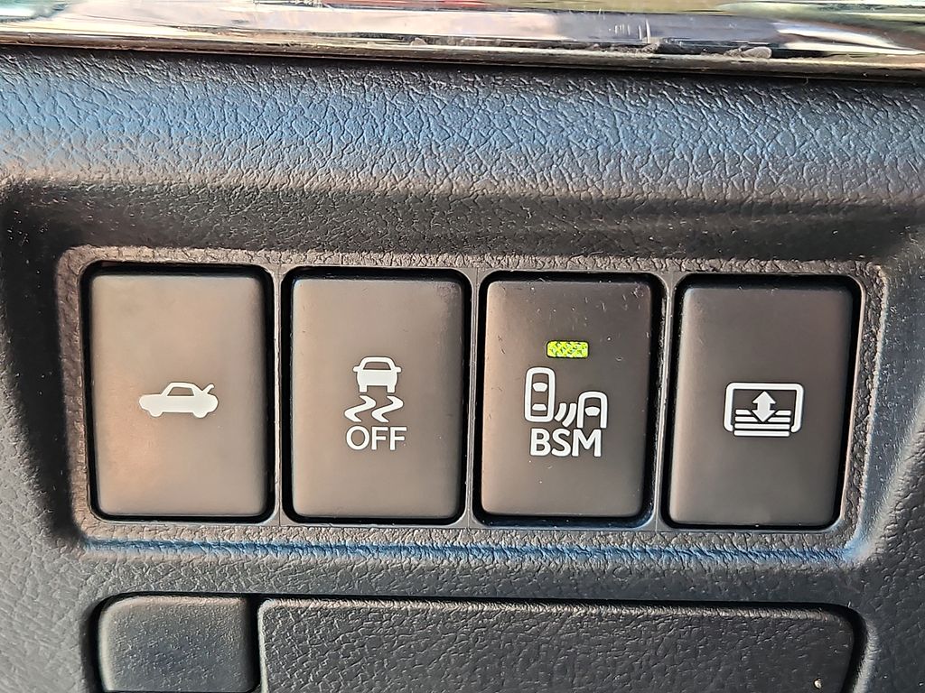 Thumbnail: 2015 Toyota Avalon - 29