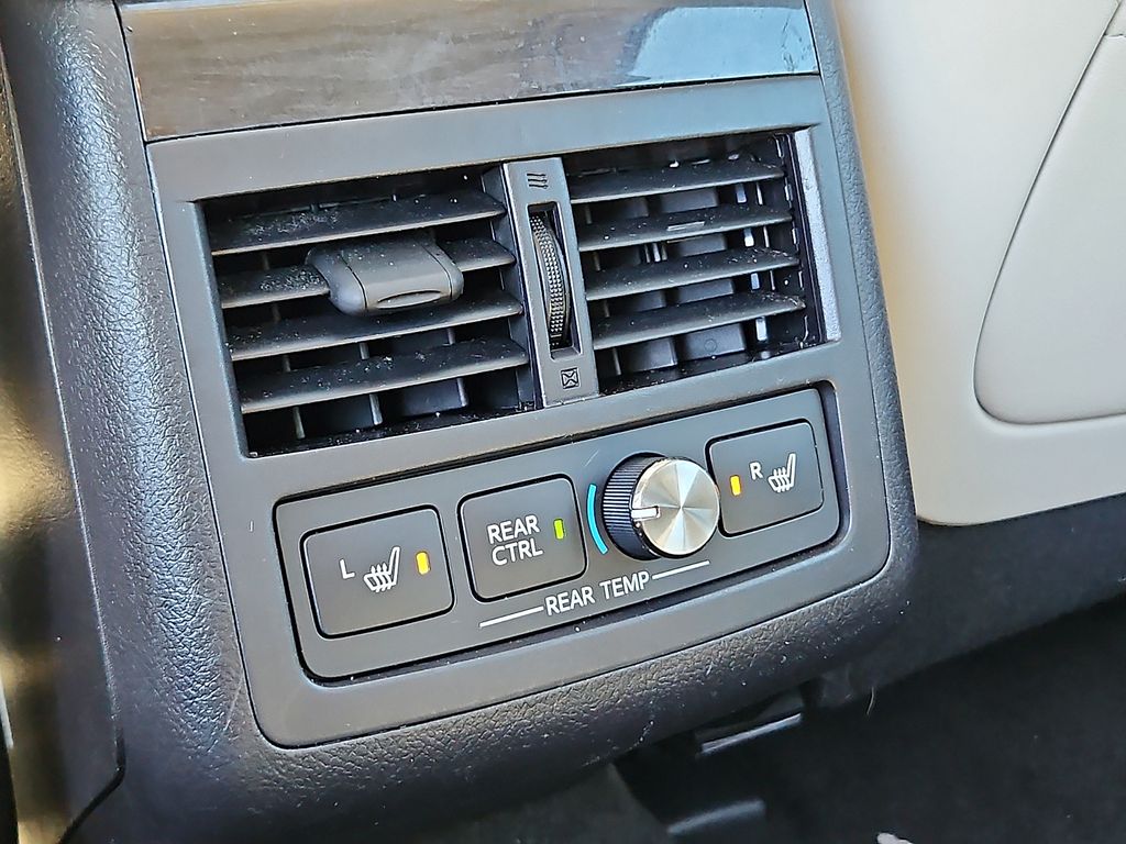Thumbnail: 2015 Toyota Avalon - 20
