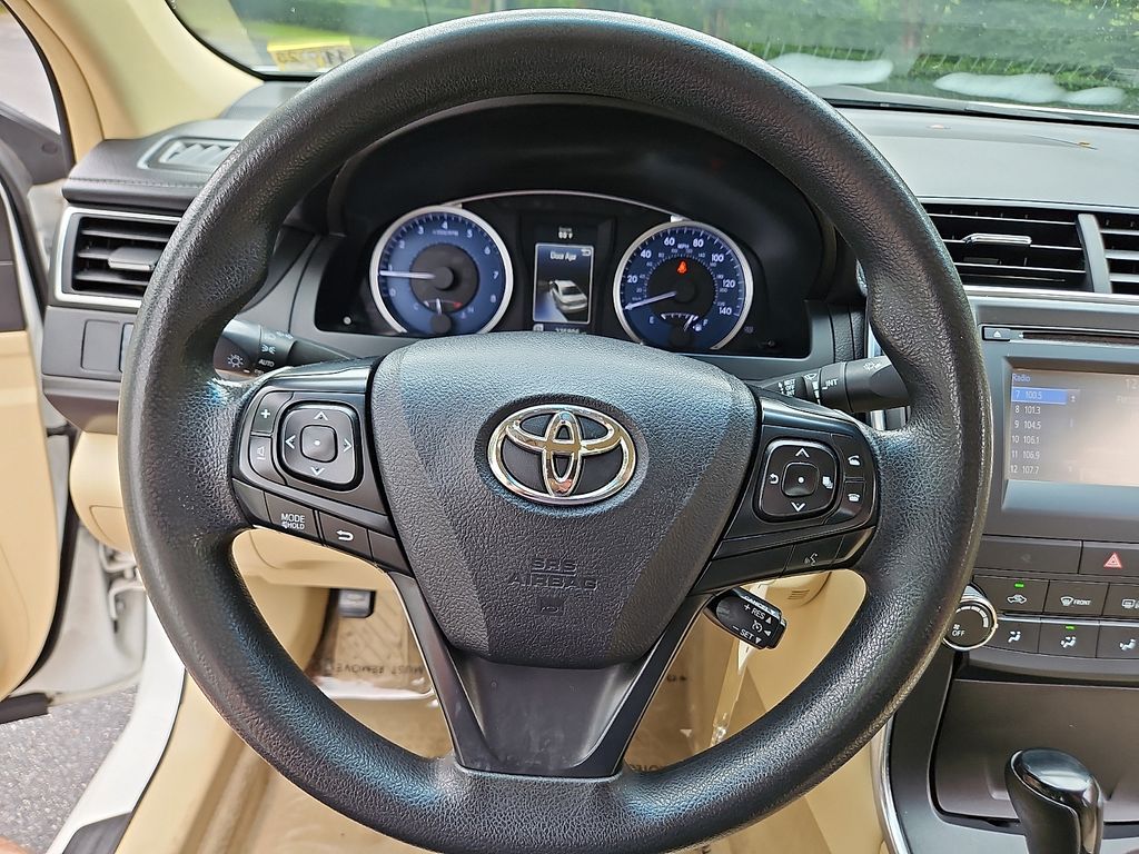 Thumbnail: 2017 Toyota Camry - 10