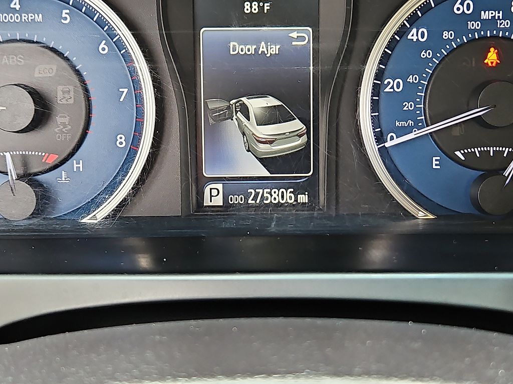 Thumbnail: 2017 Toyota Camry - 16