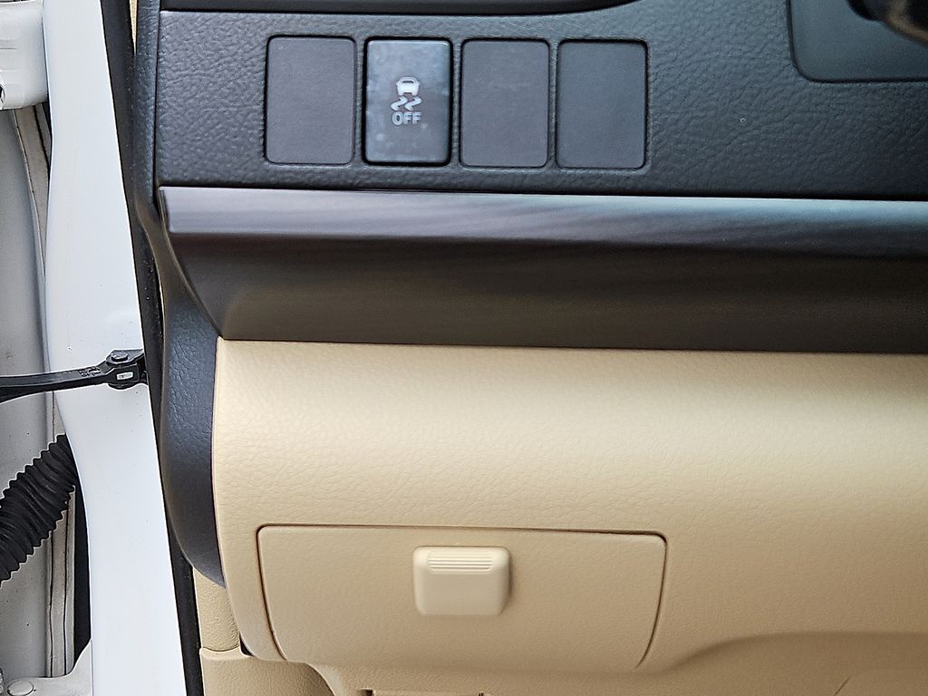 Thumbnail: 2017 Toyota Camry - 27