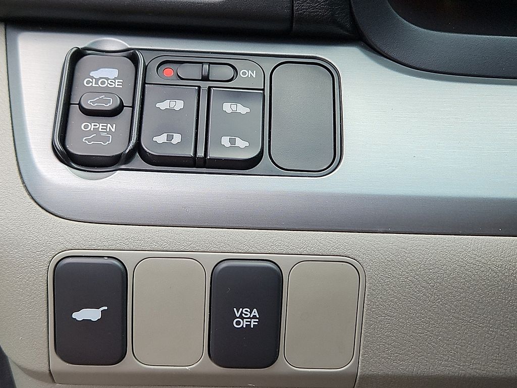 Thumbnail: 2010 Honda Odyssey - 27
