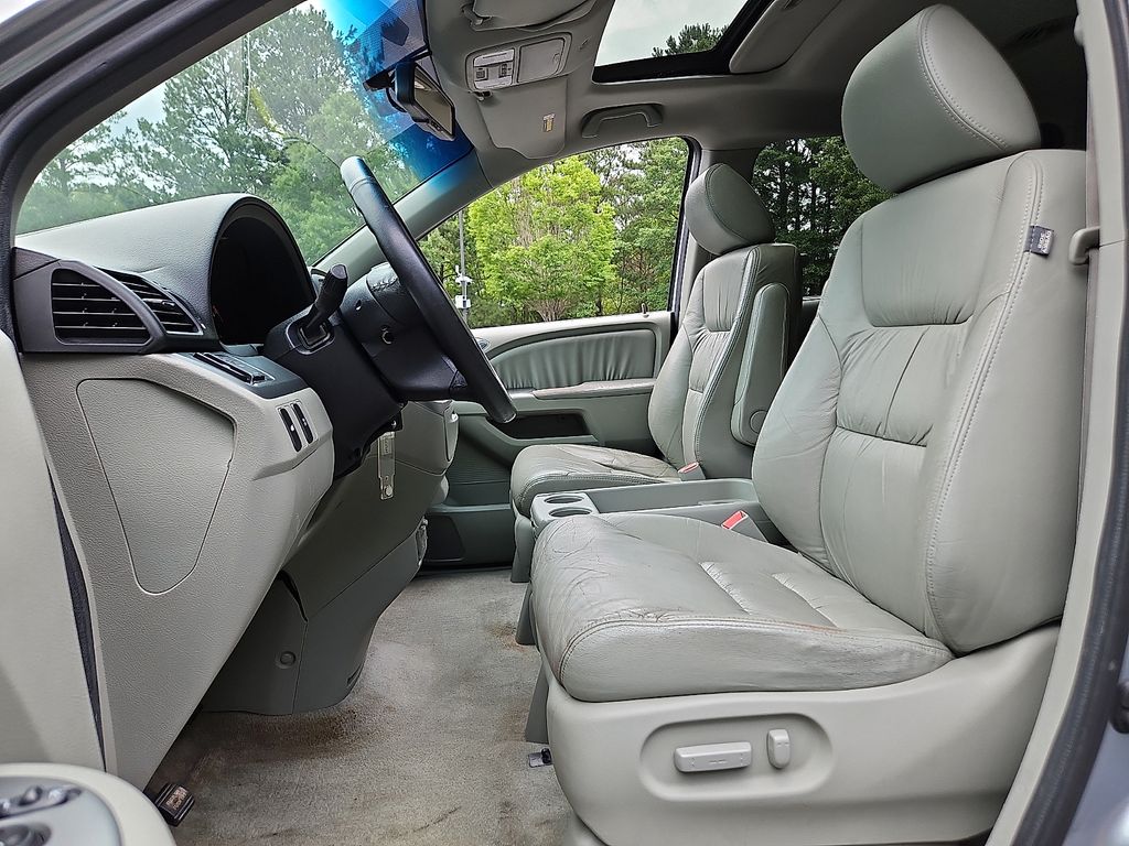 Thumbnail: 2010 Honda Odyssey - 11