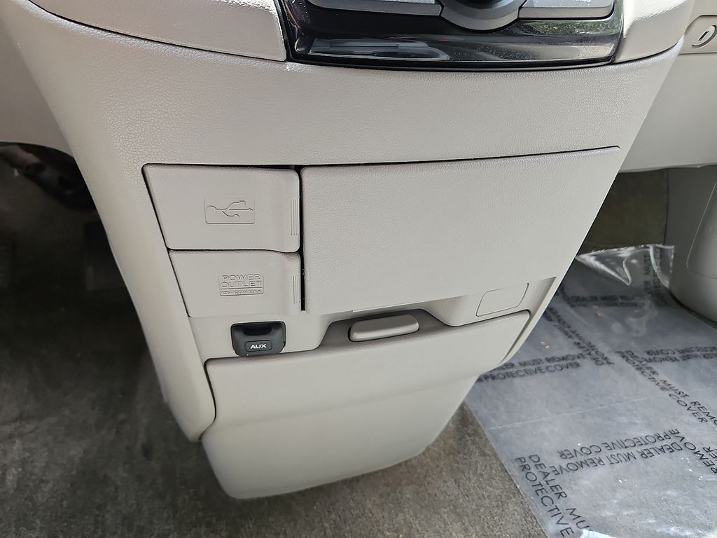 Thumbnail: 2016 Honda Odyssey - 30