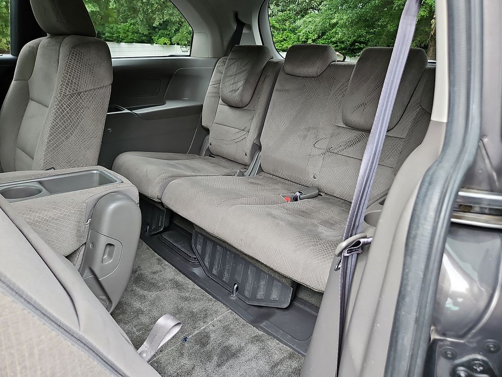Thumbnail: 2015 Honda Odyssey - 21