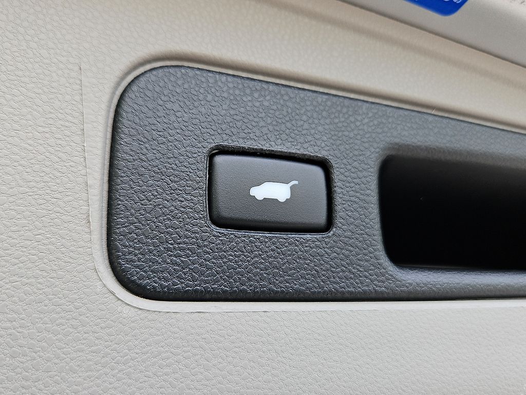 Thumbnail: 2014 Honda Odyssey - 30