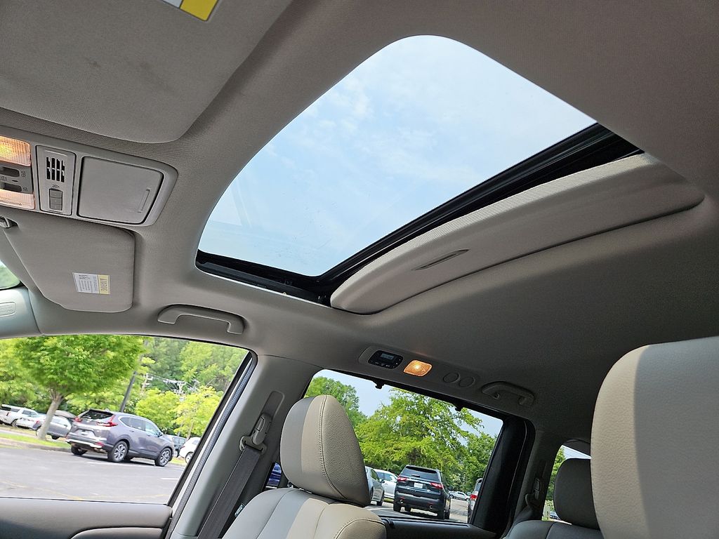 Thumbnail: 2014 Honda Odyssey - 24