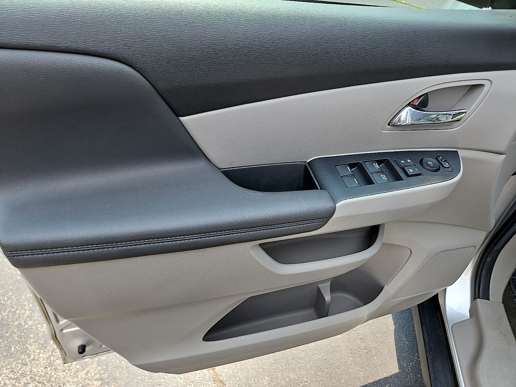 Thumbnail: 2014 Honda Odyssey - 23