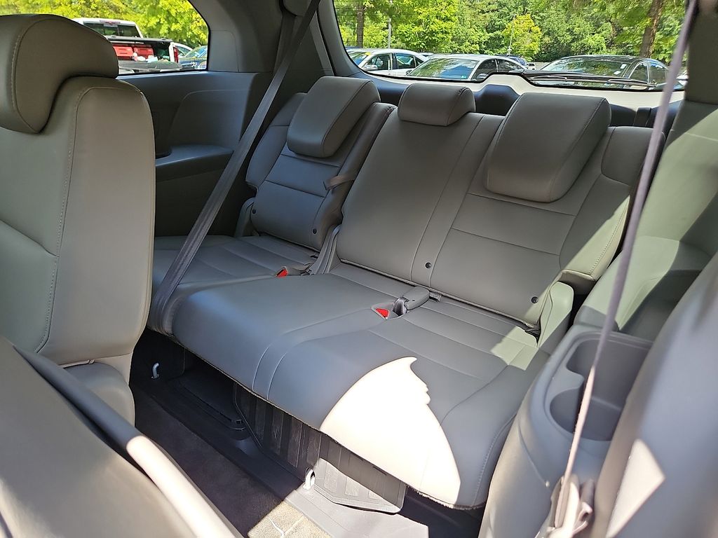Thumbnail: 2012 Honda Odyssey - 21