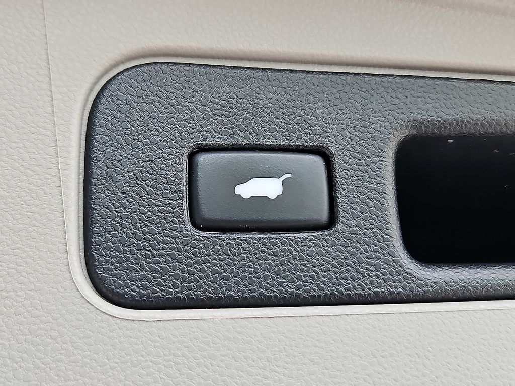 Thumbnail: 2012 Honda Odyssey - 32