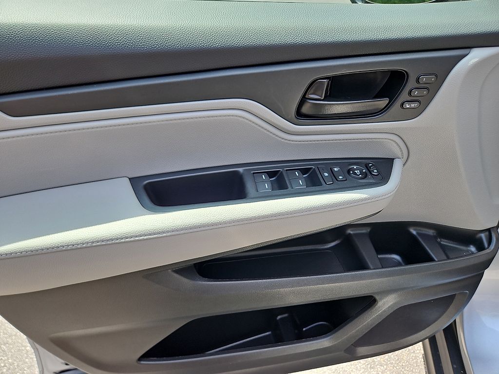 Thumbnail: 2023 Honda Odyssey - 22