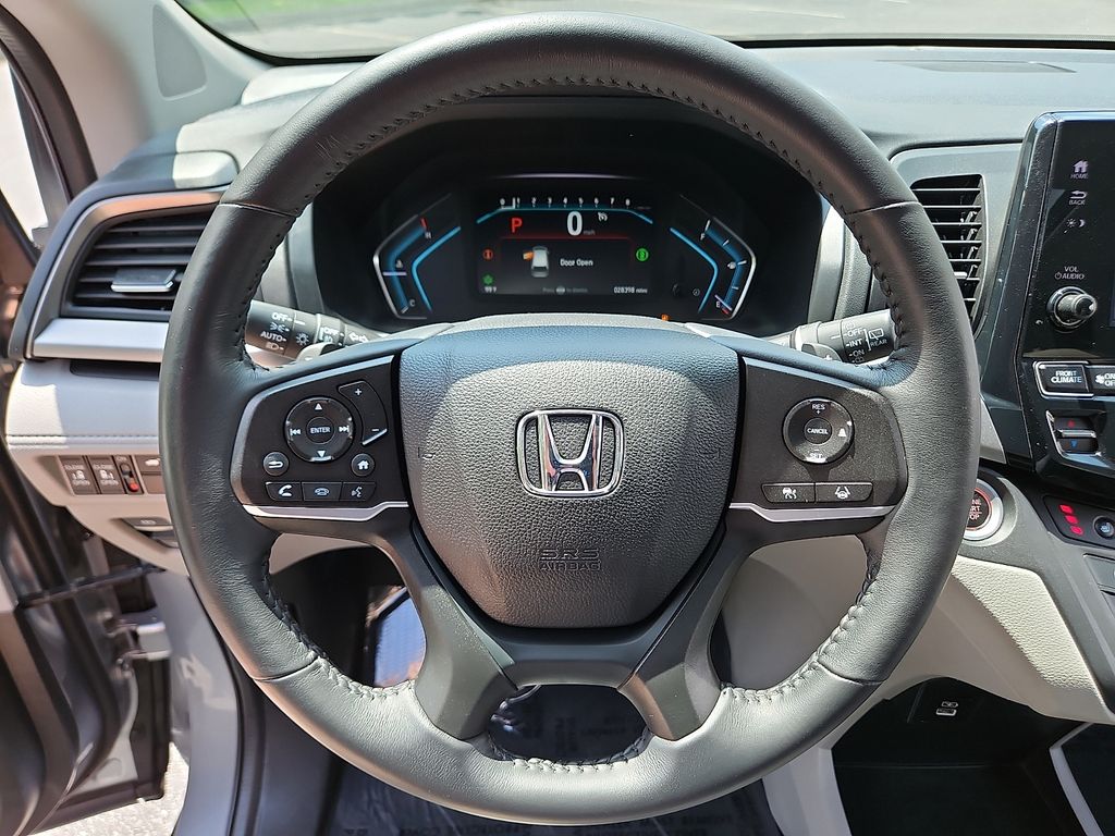 Thumbnail: 2023 Honda Odyssey - 10