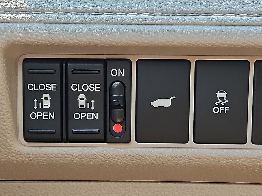 Thumbnail: 2026 Honda Odyssey - 17