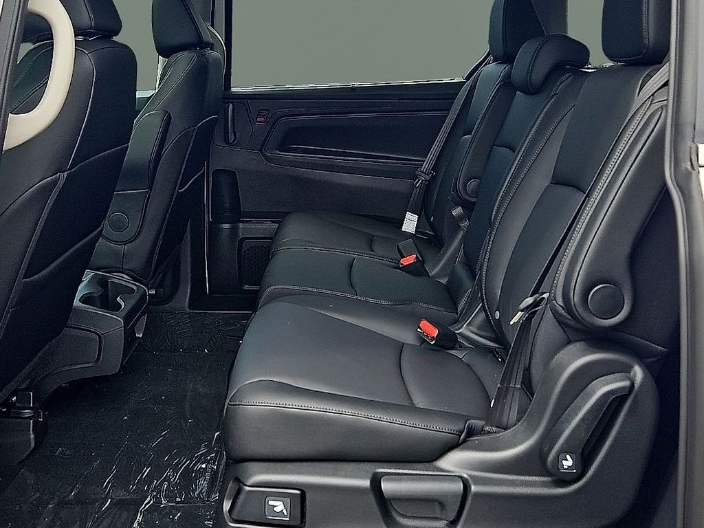 Thumbnail: 2026 Honda Odyssey - 8