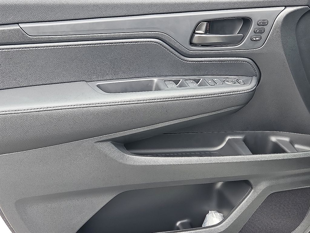 Thumbnail: 2026 Honda Odyssey - 13