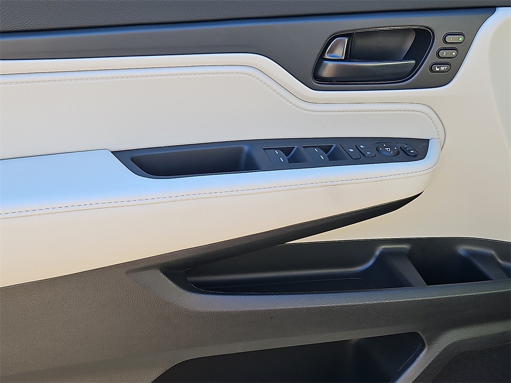 Thumbnail: 2026 Honda Odyssey - 13