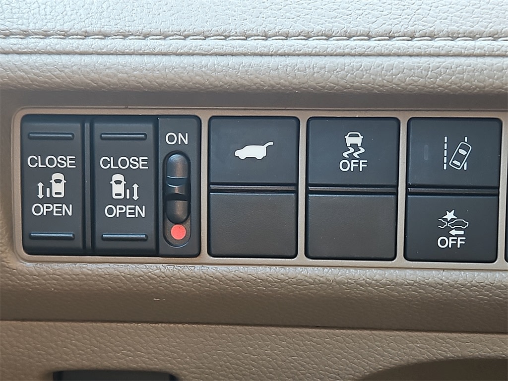 Thumbnail: 2019 Honda Odyssey - 30