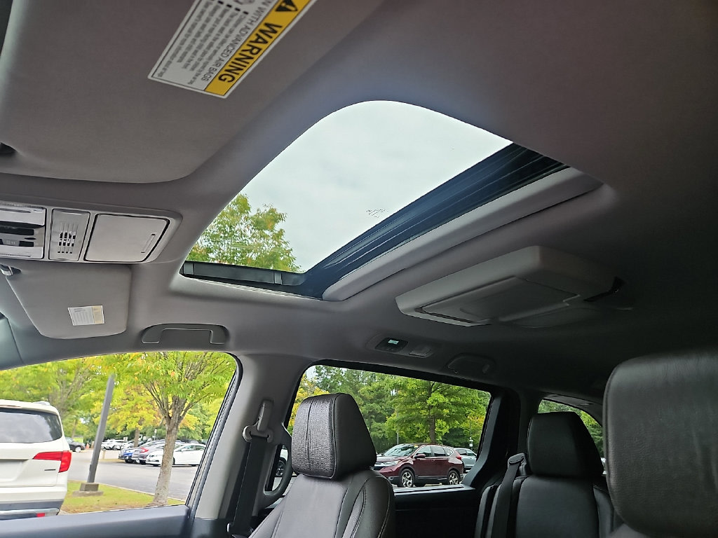 Thumbnail: 2019 Honda Odyssey - 25