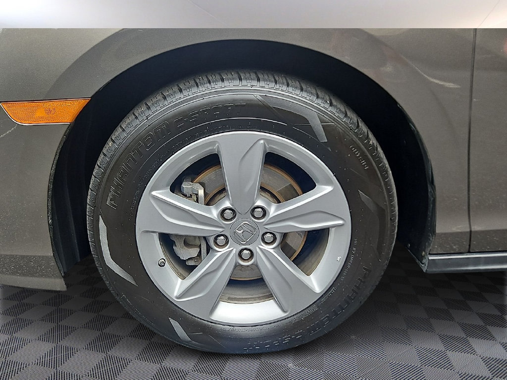 Thumbnail: 2019 Honda Odyssey - 8