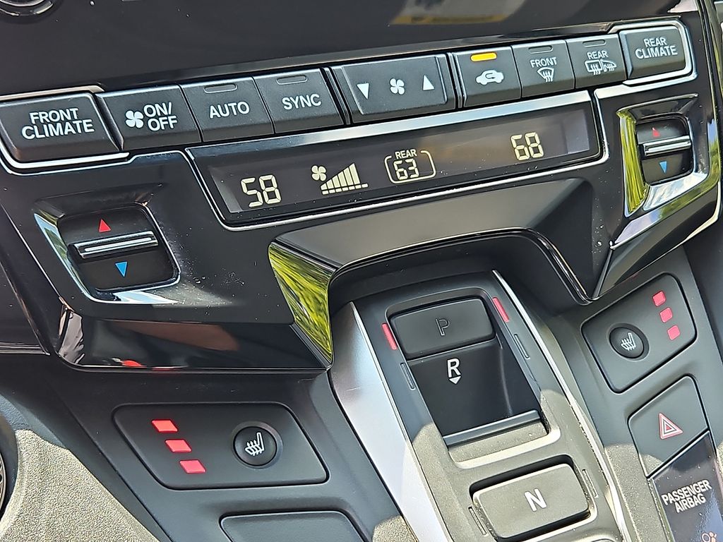 Thumbnail: 2018 Honda Odyssey - 25