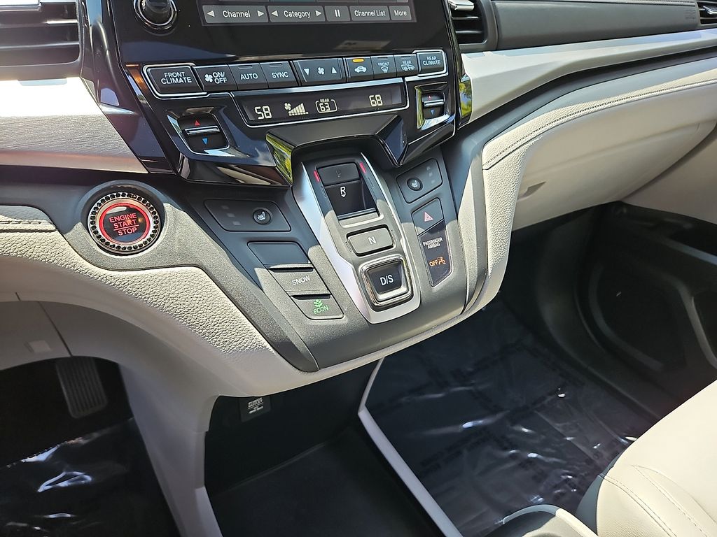Thumbnail: 2018 Honda Odyssey - 14