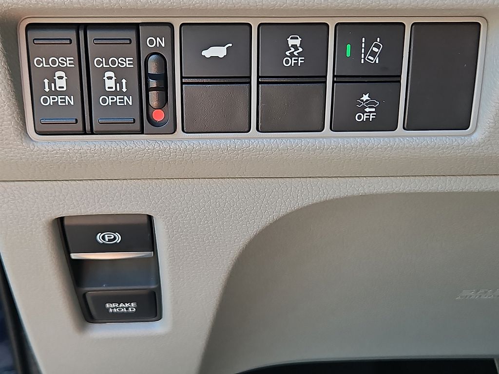 Thumbnail: 2018 Honda Odyssey - 30