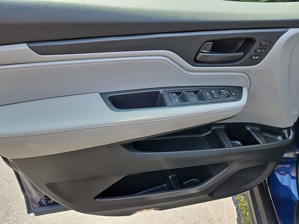 Thumbnail: 2018 Honda Odyssey - 23