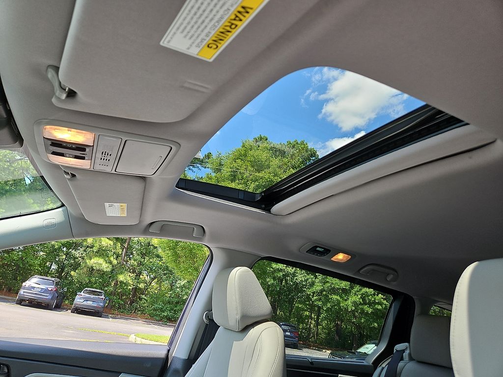 Thumbnail: 2018 Honda Odyssey - 24