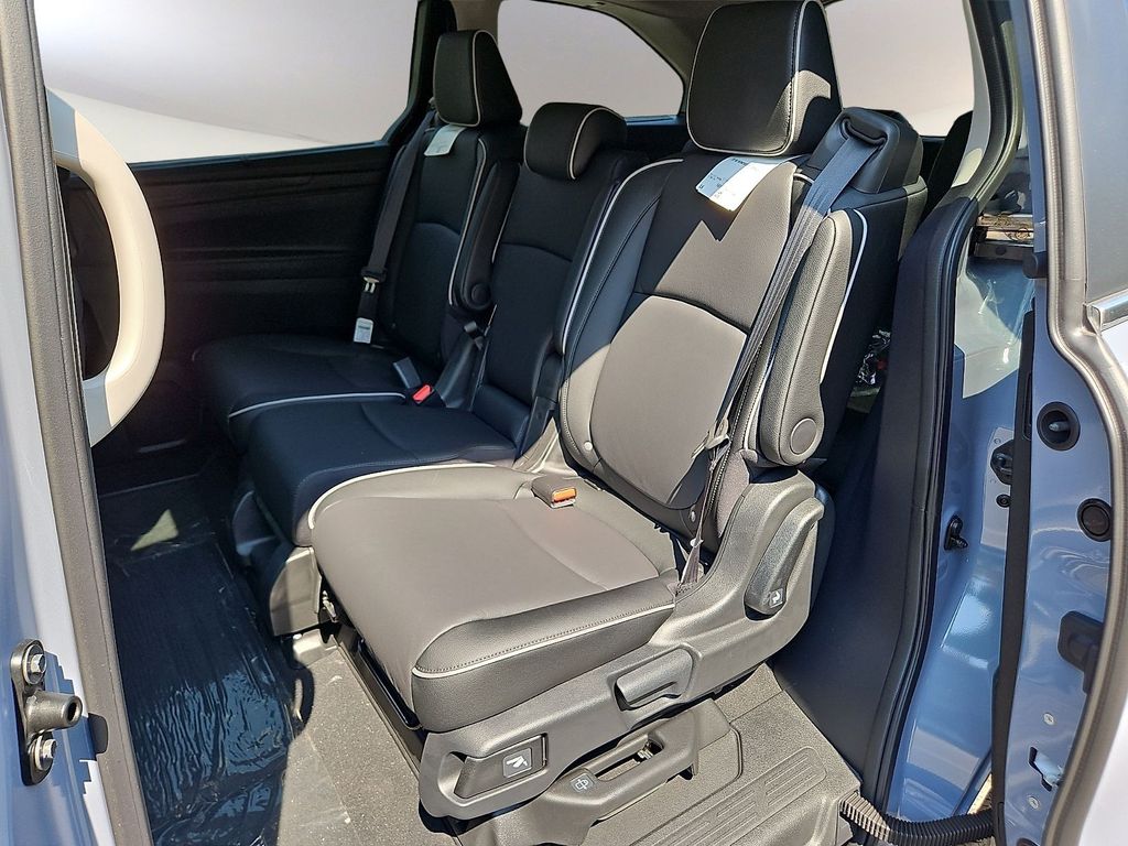 Thumbnail: 2026 Honda Odyssey - 8