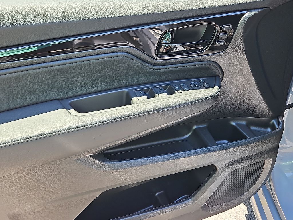 Thumbnail: 2025 Honda Odyssey - 23