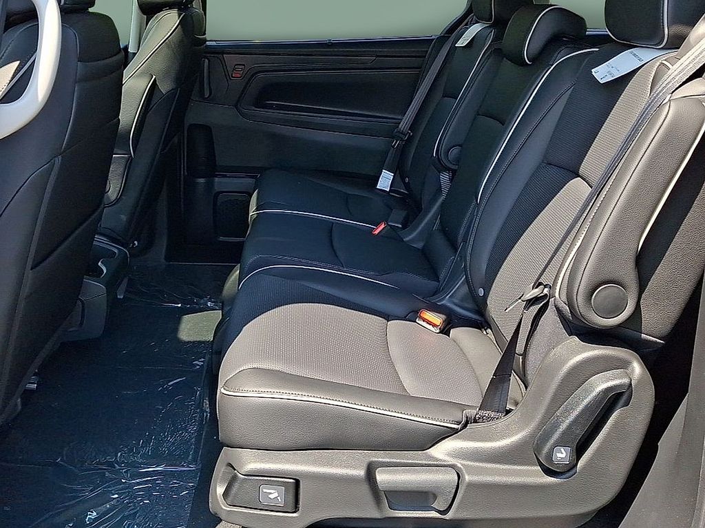 Thumbnail: 2026 Honda Odyssey - 8