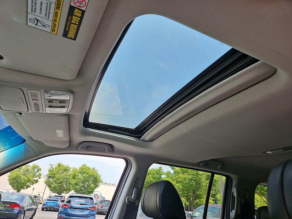 Thumbnail: 2011 Honda Pilot - 23