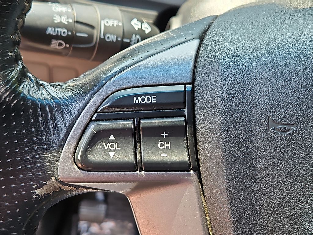 Thumbnail: 2011 Honda Pilot - 26