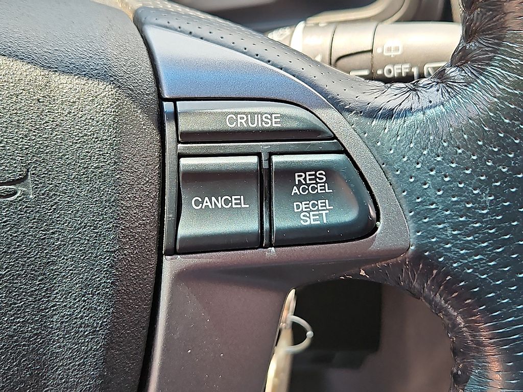 Thumbnail: 2011 Honda Pilot - 27