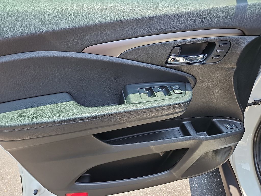 Thumbnail: 2020 Honda Pilot - 22