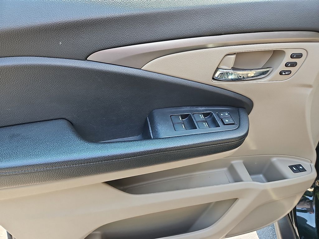 Thumbnail: 2020 Honda Pilot - 23