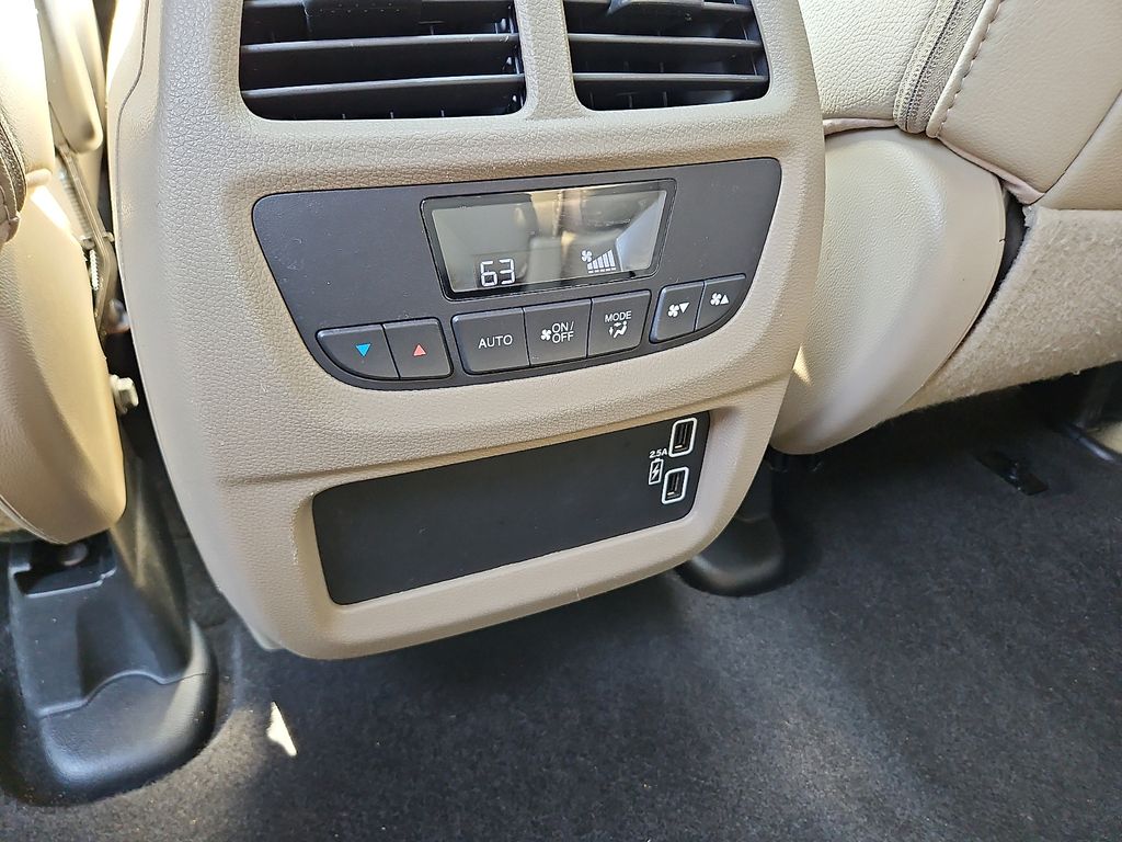 Thumbnail: 2020 Honda Pilot - 22