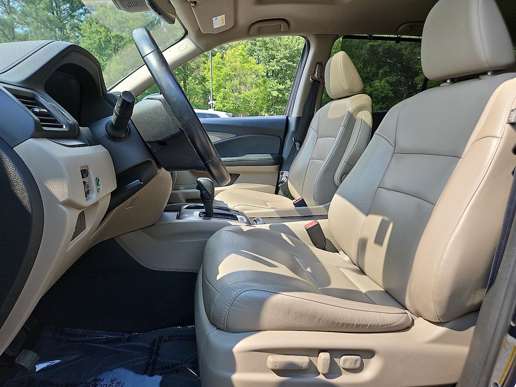 Thumbnail: 2020 Honda Pilot - 11