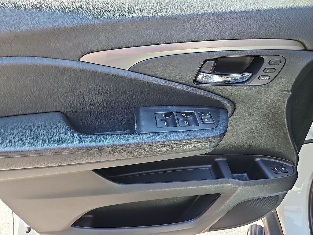 Thumbnail: 2021 Honda Pilot - 23