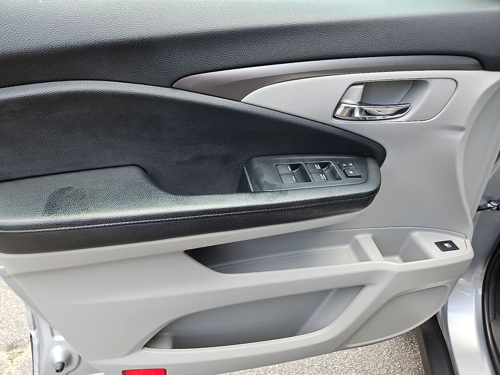 Thumbnail: 2020 Honda Pilot - 22
