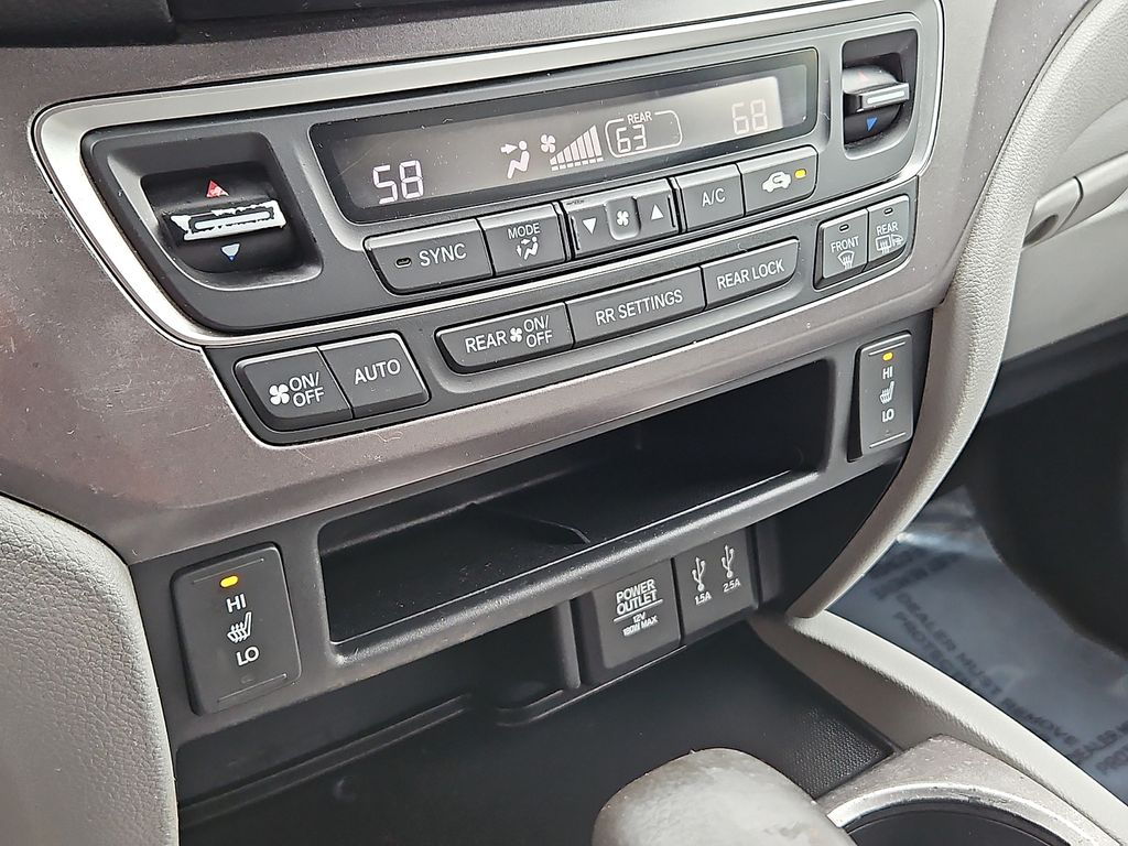 Thumbnail: 2016 Honda Pilot - 25