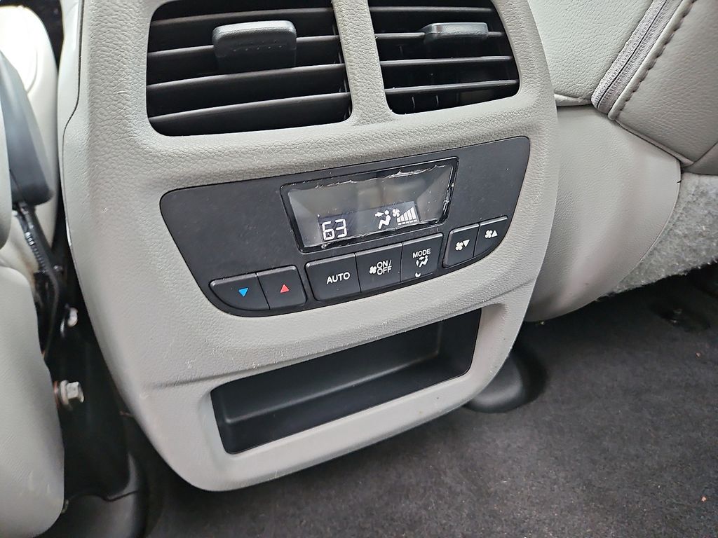 Thumbnail: 2016 Honda Pilot - 22