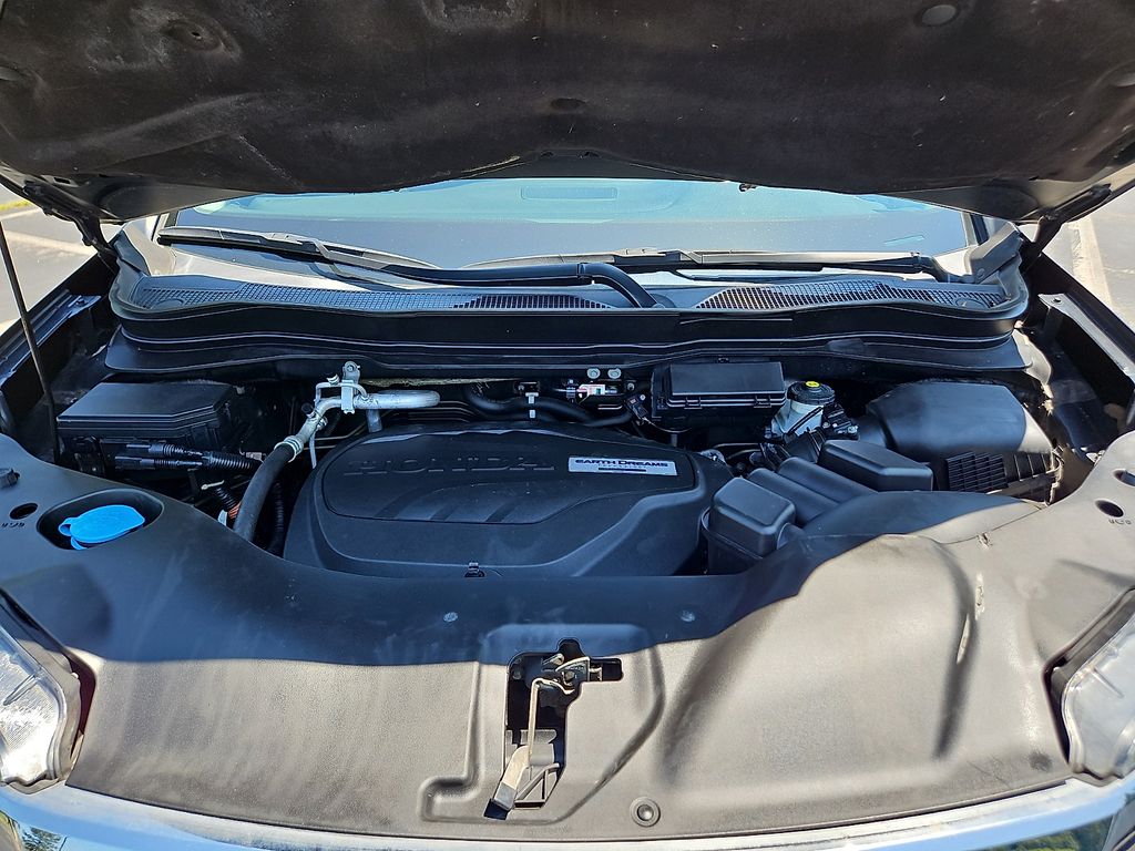 Thumbnail: 2018 Honda Pilot - 9